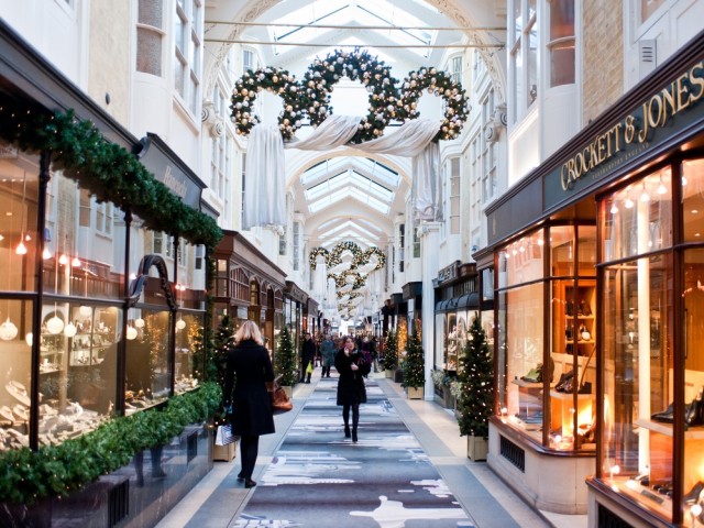 Retail jewellery Arcade | Facets Singapore